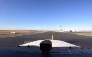 Pilotem letadla na zkoušku: Přistání na letišti Václava Havla