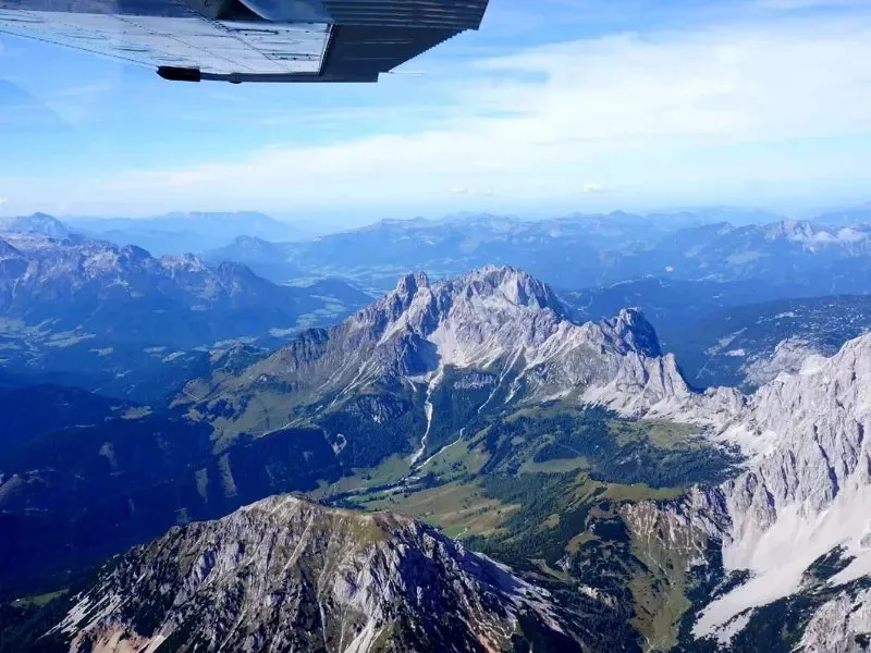 Vyhlídkový let letadlem nad Alpami