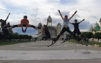 Lekce skákání na skákacích botách A-jump