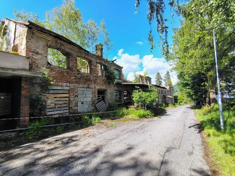 Urbex s průvodcem po Sudetech