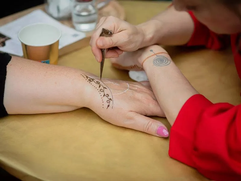 Kreativní kurz malování hennou pro začátečníky