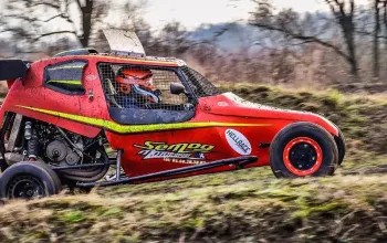 Adrenalinová jízda v buggy na závodním okruhu