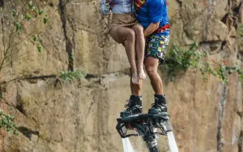 Tandemová lekce flyboardingu