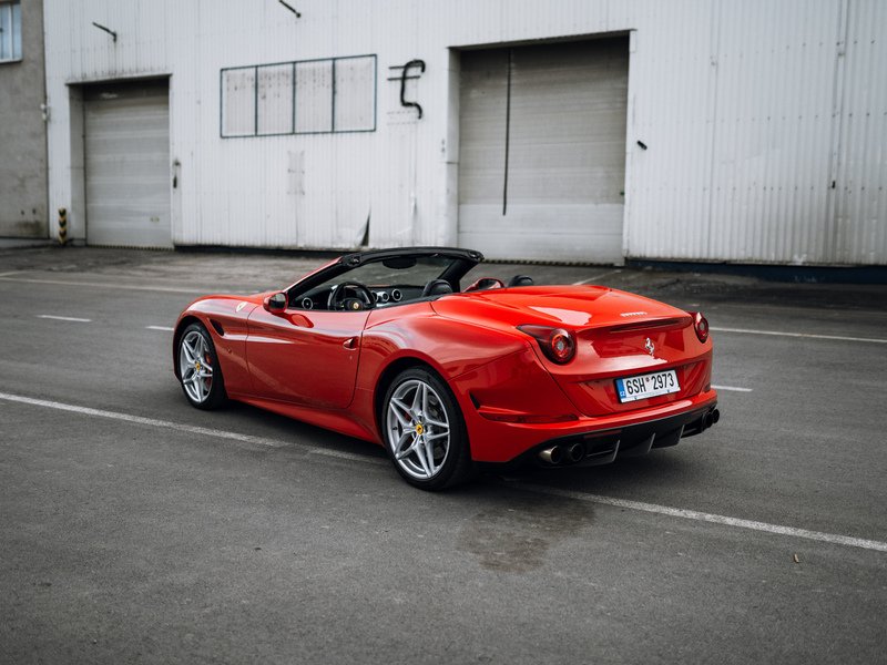 Jízda ve Ferrari California T na Moravě