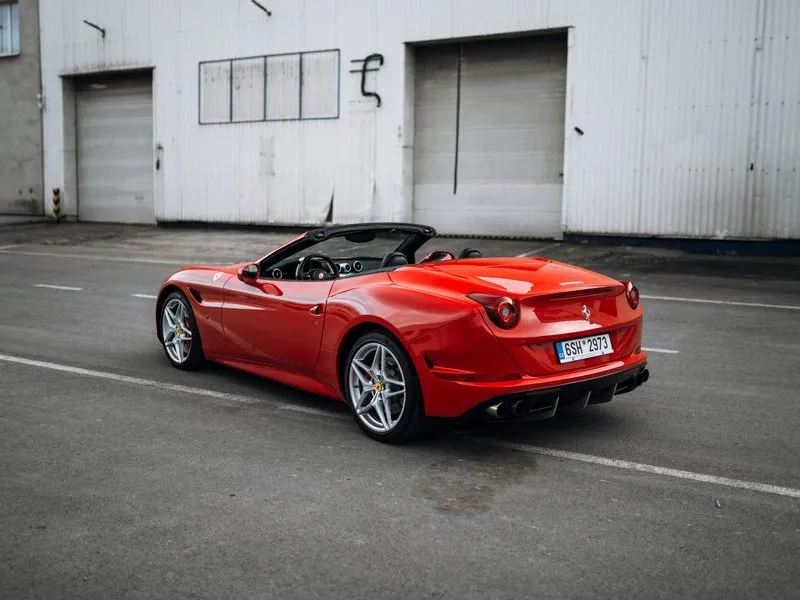 Jízda ve Ferrari California T na Moravě