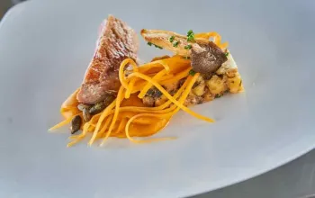 Luxusní obědové menu v oblacích nad Prahou