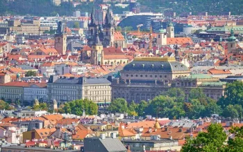 Večeře s koktejlovým párováním 50 metrů nad Prahou