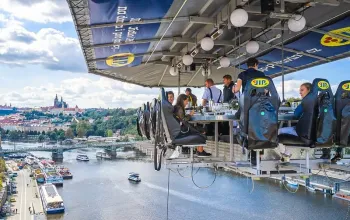 Tapas & Cava ve výšce nad Prahou – dárek a zážitek