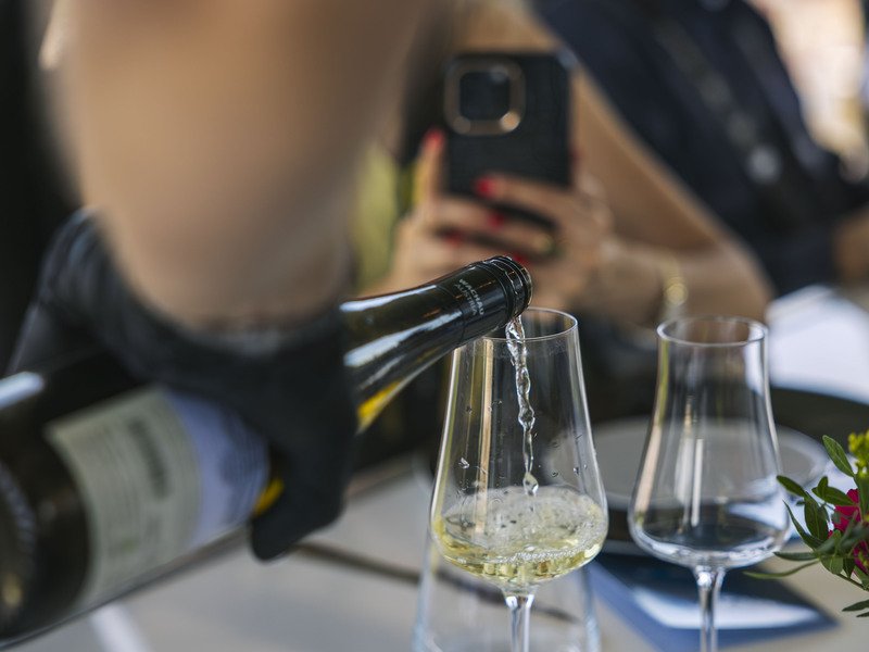 Tapas & Cava ve výšce nad Prahou