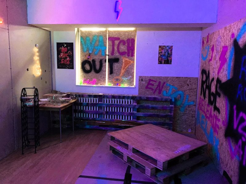 Destrukční terapie v rage roomu v Praze