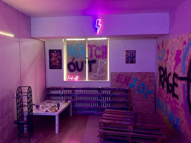 Destrukční terapie v rage roomu v Praze