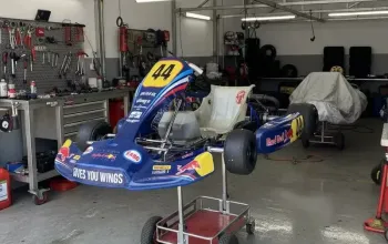 Adrenalinová jízda na okruzích a letištích v motokáře Rotax 125 MAX