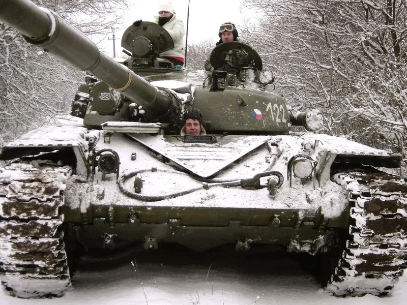 Řízení obrněného bojového tanku T-55