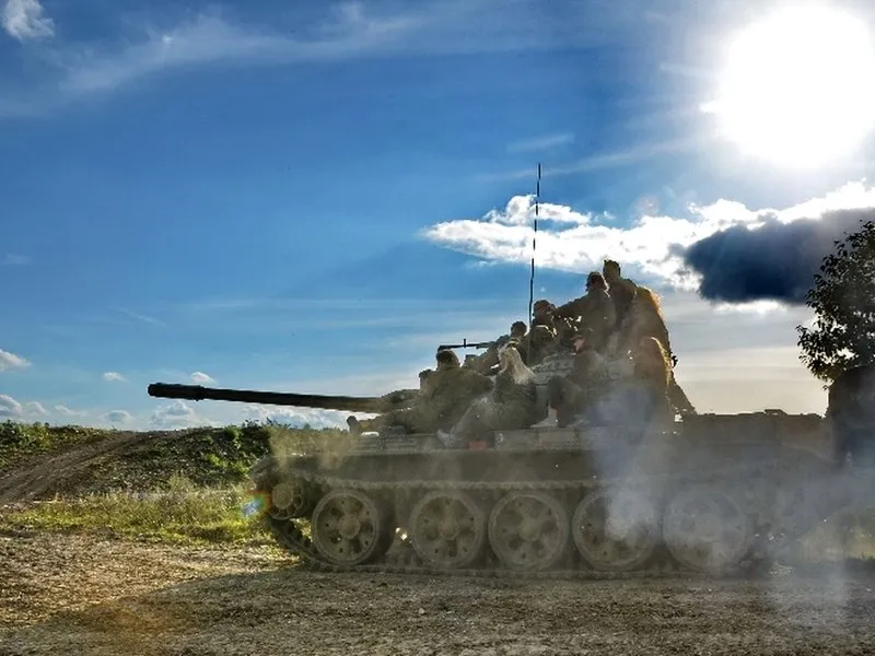 Řízení obrněného bojového tanku T-55