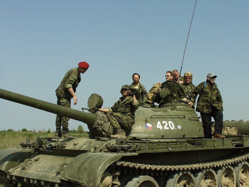 Řízení obrněného bojového tanku T-55