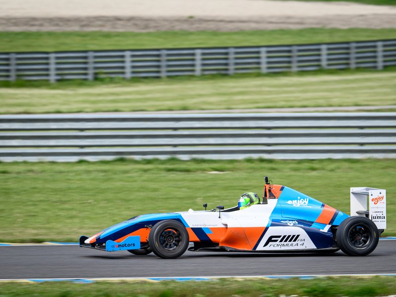 Atom Ariel vs. Formule F4 Mygale