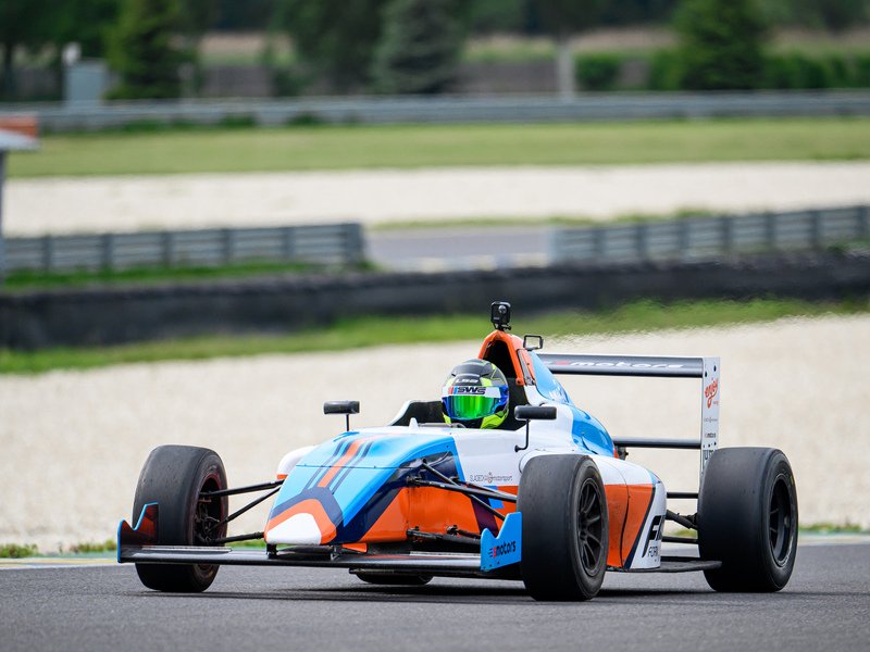 Atom Ariel vs. Formule F4 Mygale
