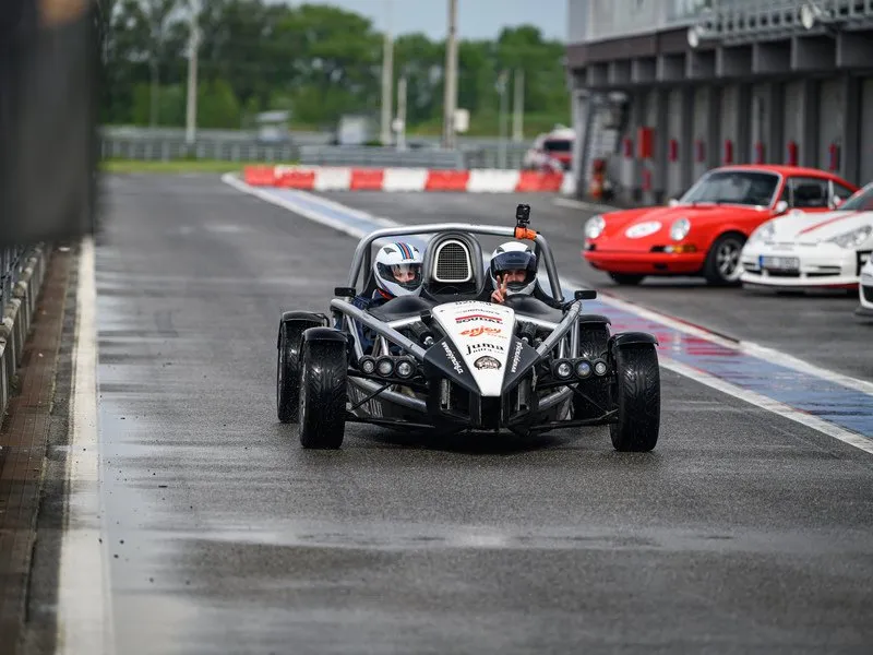Atom Ariel vs. Formule F4 Mygale