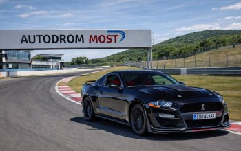 Mustang GT SHELBY na okruhu Most v plné síle