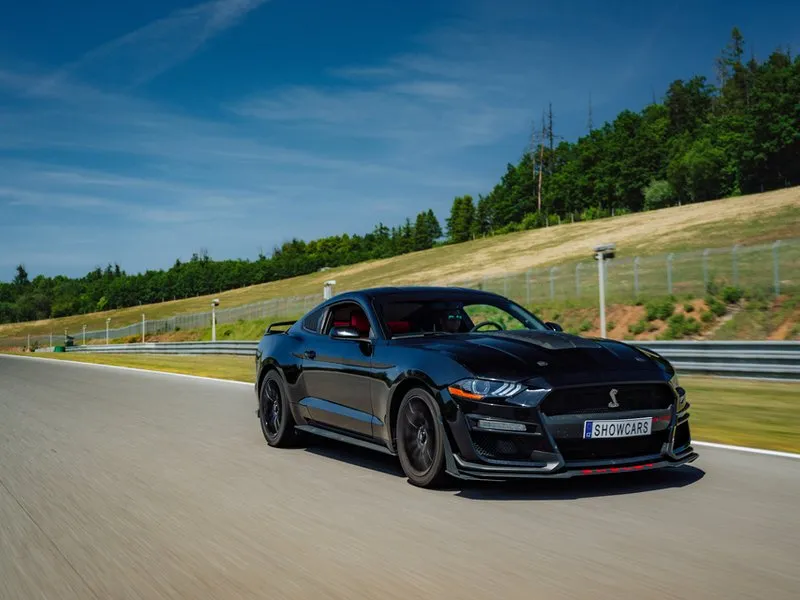 Mustang GT SHELBY na okruhu Most v plné síle
