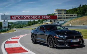 Jízda ve Ford Mustang GT 5.0 V8 na Masarykově okruhu – dárek a zážitek