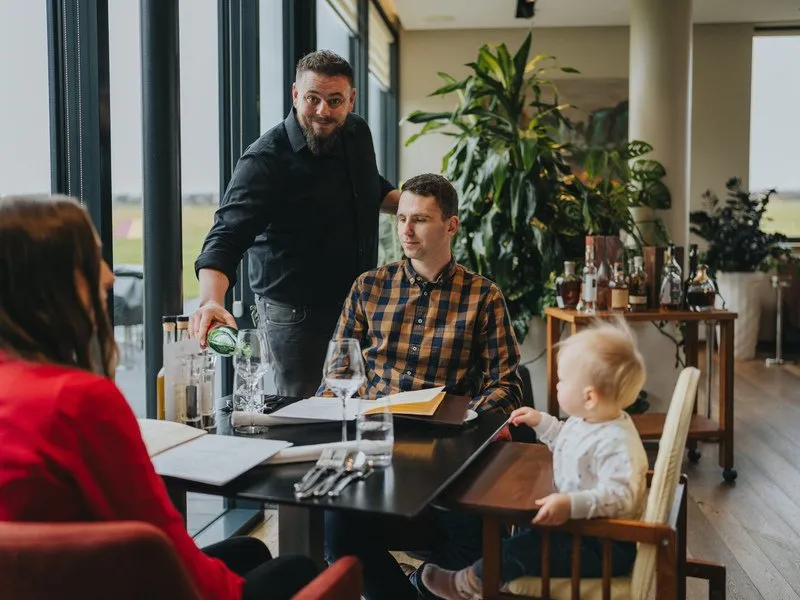 Degustační menu a let vrtulníkem v MG restauraci