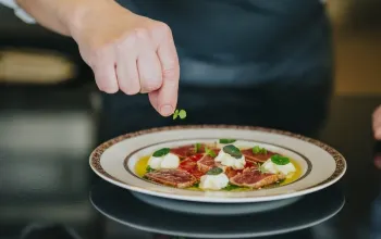 Pobyt na letišti s degustační večeří pro dva