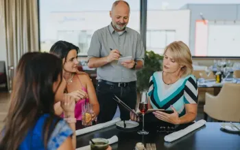 Pobyt na letišti s degustační večeří pro dva