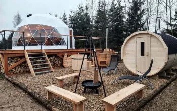 Romantický glamping s wellness a adrenalinem v Krkonoších – dárek a zážitek