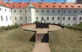 Přízrak z kláštera: Venkovní úniková hra