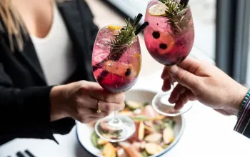 Romantické aperitivo s koktejlem v restauraci Zlatý Kohout Romantické aperitivo s koktejlem v restauraci Zlatý Kohout – dárek a zážitek