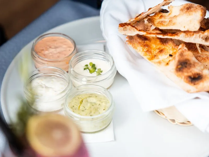 Romantické aperitivo s koktejlem v restauraci Zlatý Kohout
