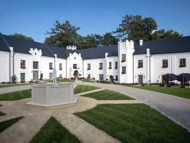 Romantická noc na zámku se snídaní a proseccem