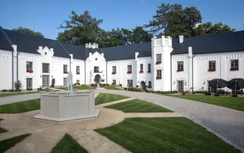 Romantická noc na zámku se snídaní a proseccem