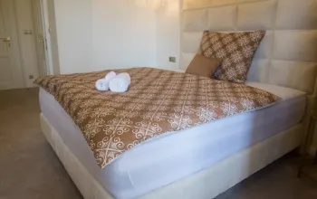 Romantická noc na zámku se snídaní a proseccem