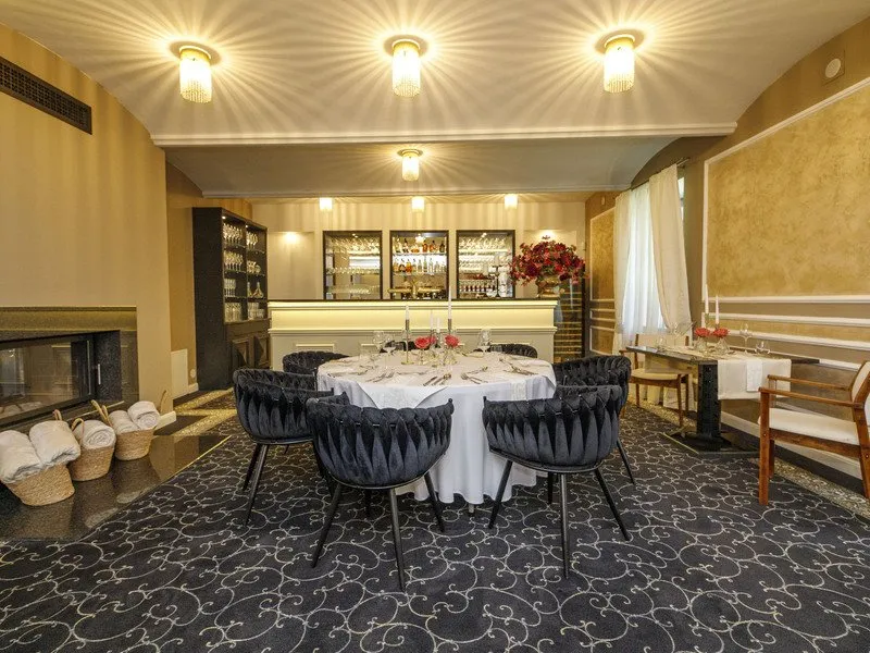 Romantická noc na zámku se snídaní, degustační večeří a proseccem