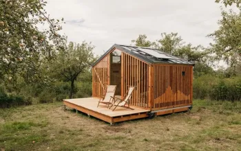 Klidný glamping pro dva mezi jabloněmi Klidný glamping pro dva mezi jabloněmi – dárek a zážitek