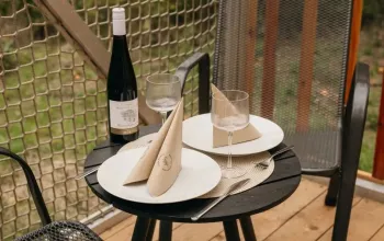 Klidný glamping pro dva mezi jabloněmi