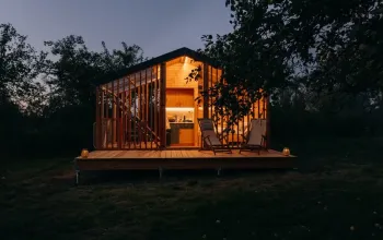Klidný glamping pro dva mezi jabloněmi