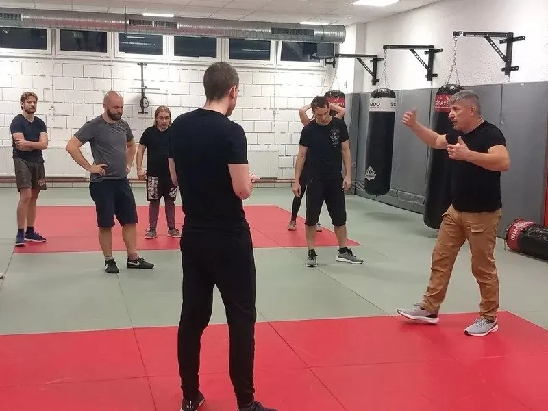 Základní víkendový kurz sebeobrany