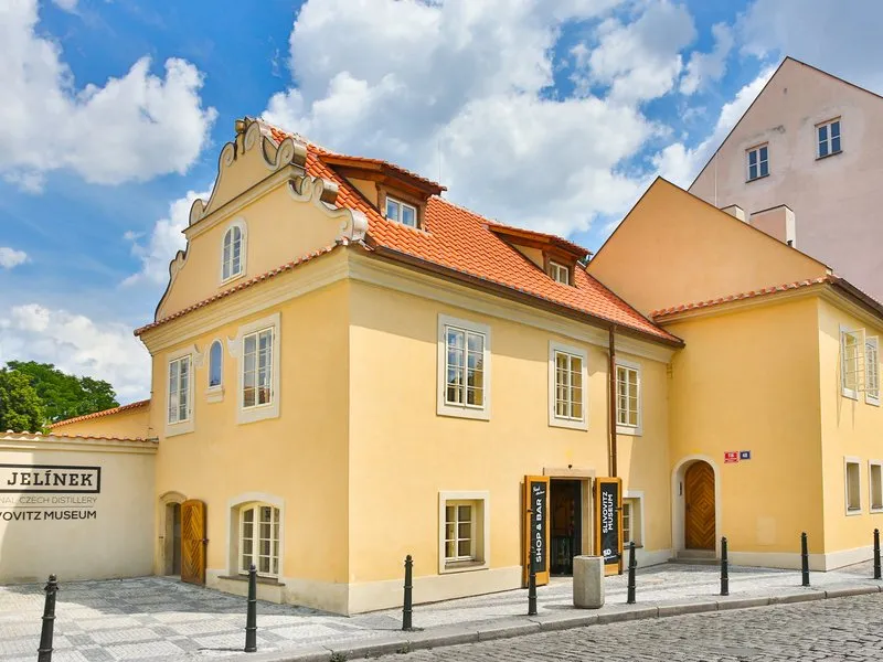 Jedinečné ubytování na Malé Straně s degustačním zážitkem