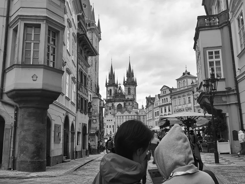 Staňte se tajnými agenty a zachraňte odboj v srdci Prahy