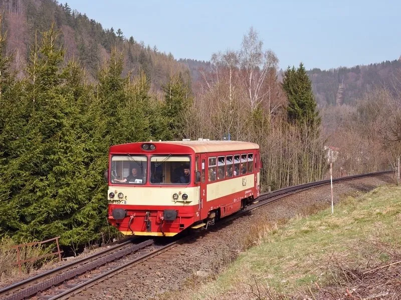 Zažijte nejstrmější železnici v Česku během jediného dne