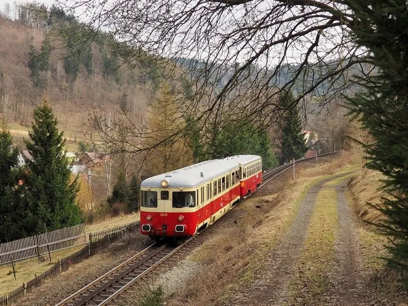Zažijte nejstrmější železnici v Česku během jediného dne