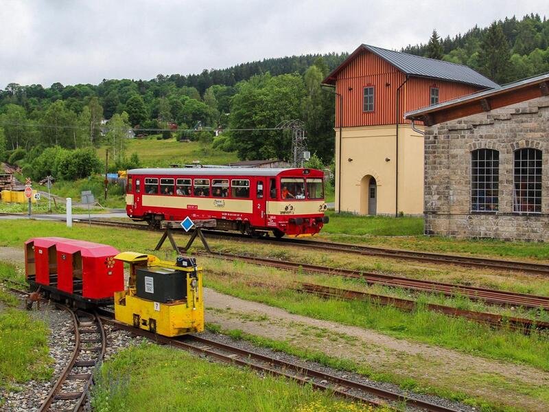 Zažijte nejstrmější železnici v Česku během jediného dne