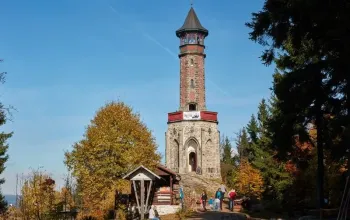 Zažijte nejstrmější železnici v Česku během jediného dne