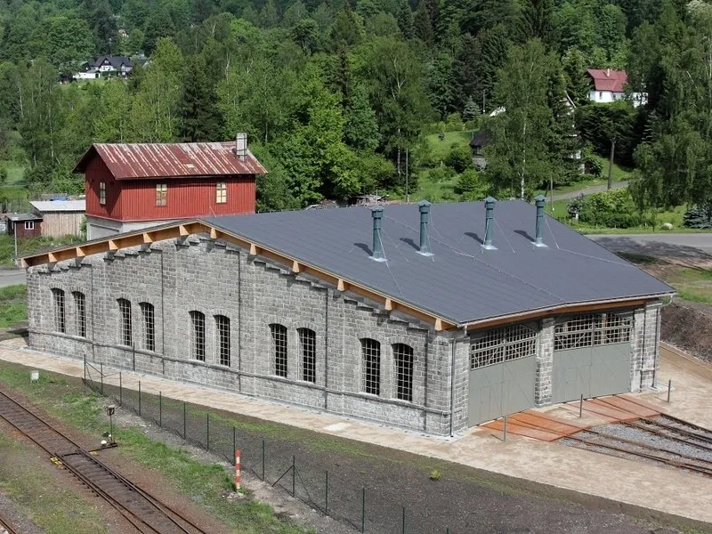 Zažijte nejstrmější železnici v Česku během jediného dne