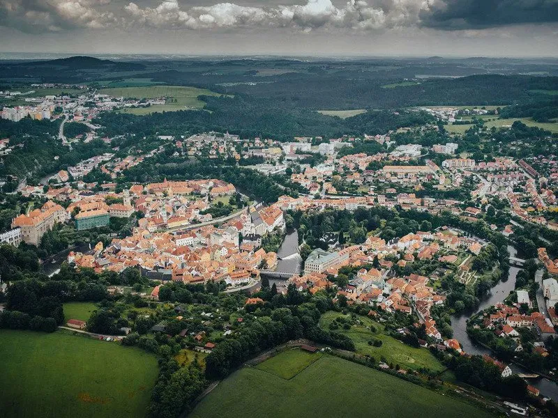 Vyhlídkový let vrtulníkem nad památkami