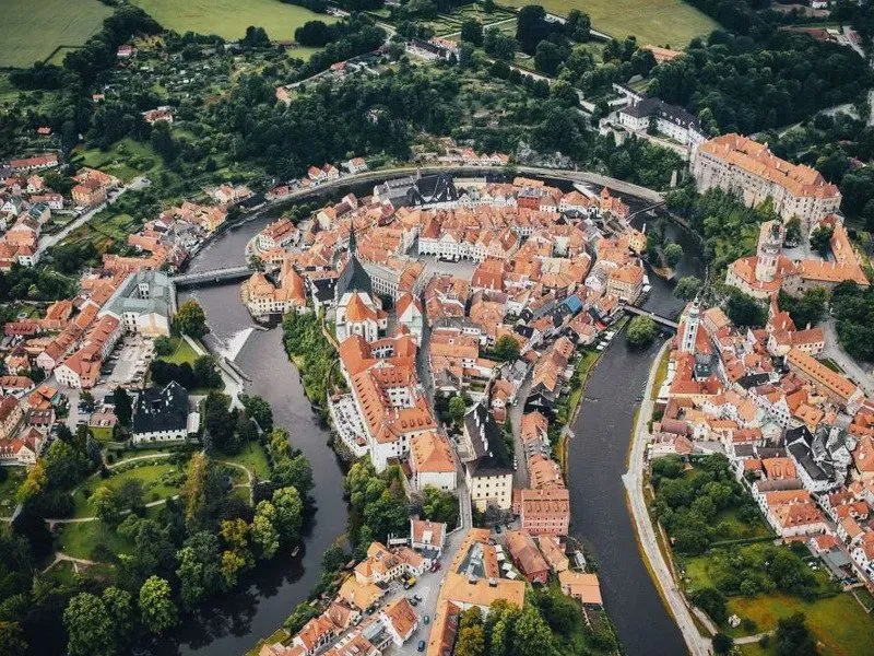 Vyhlídkový let vrtulníkem nad památkami