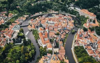 Vyhlídkový let vrtulníkem nad památkami